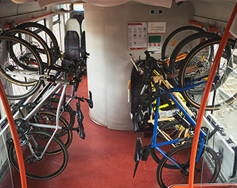 Transporter son vélo électrique en voiture